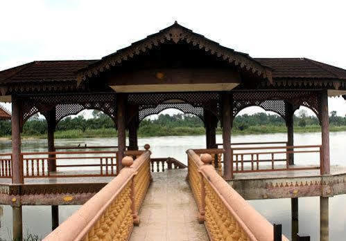 Green Village Pasir Salak Eco River Resort Kampung Gajah  Dış mekan fotoğraf