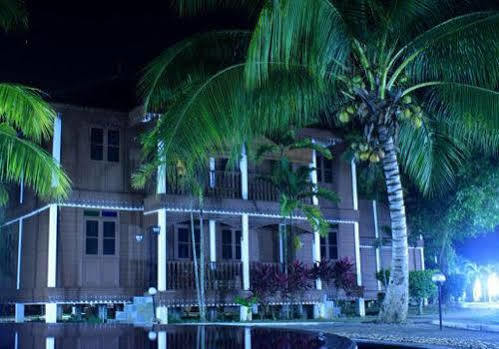 Green Village Pasir Salak Eco River Resort Kampung Gajah  Dış mekan fotoğraf